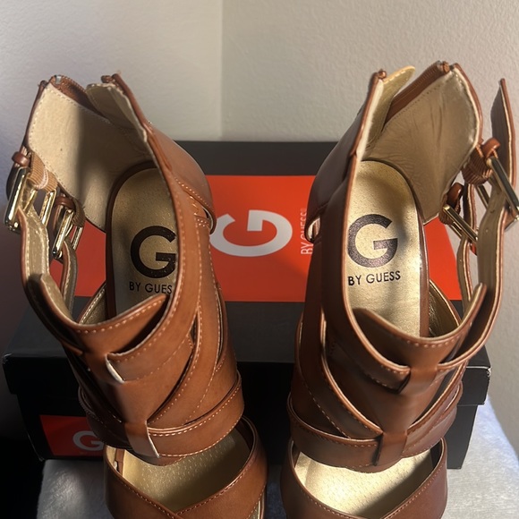 “NEW” G BY GUESS HIGH HEELS - Picture 5 of 16